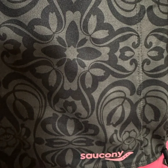 Saucony Long sleeve Athletic Zip Up Jacket. Size small - Picture 4 of 7